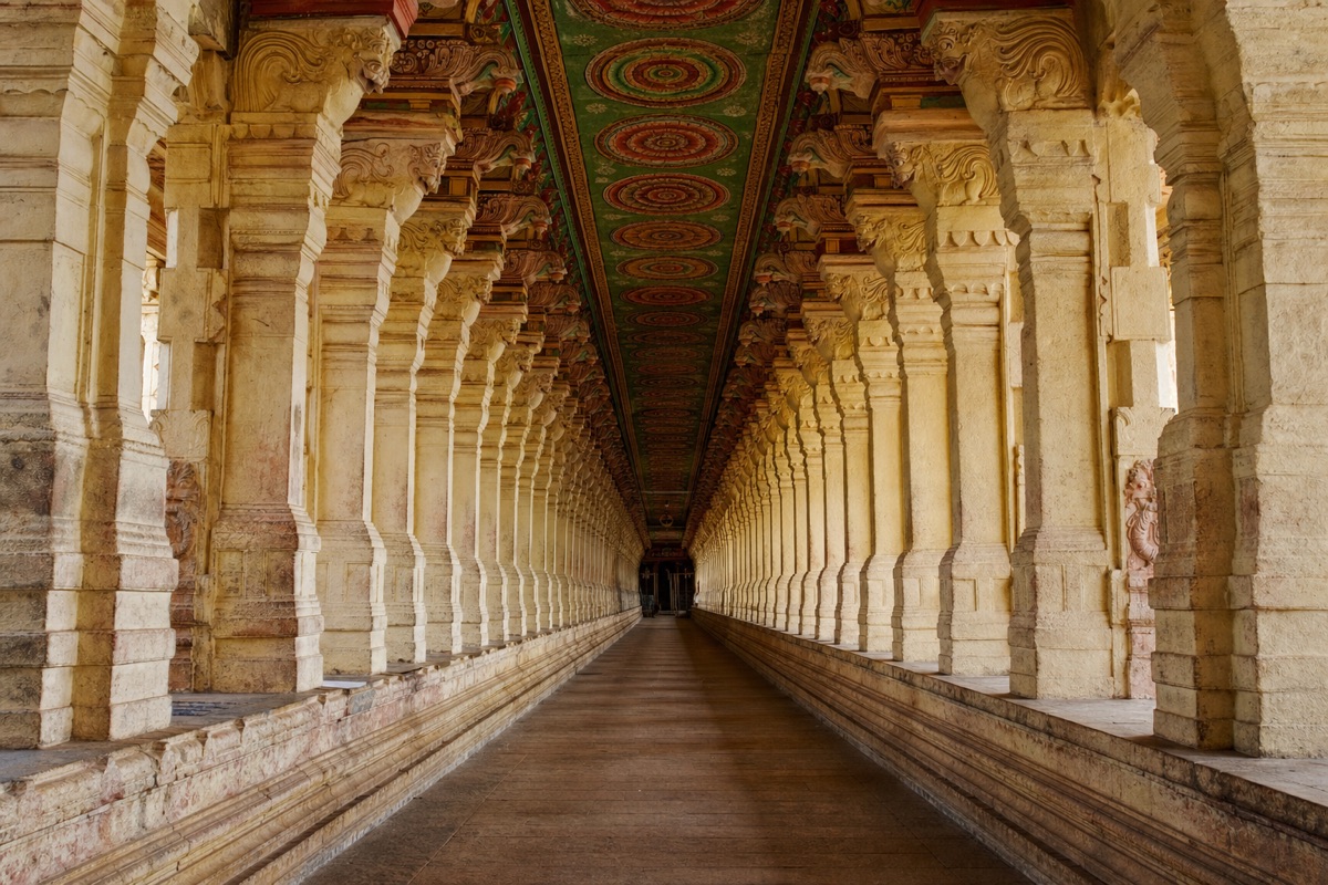 Pillared corridor of Ramanathaswamy Temple